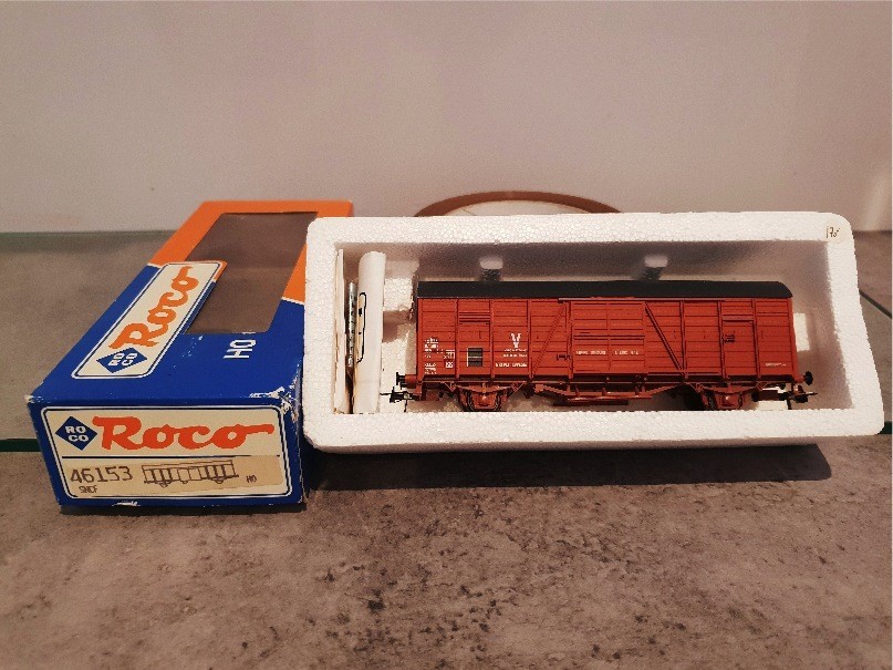 ROCO 46153 WAGON DE MARCHANDISES COUVERT V ENTRETIEN DES VOIES SNCF