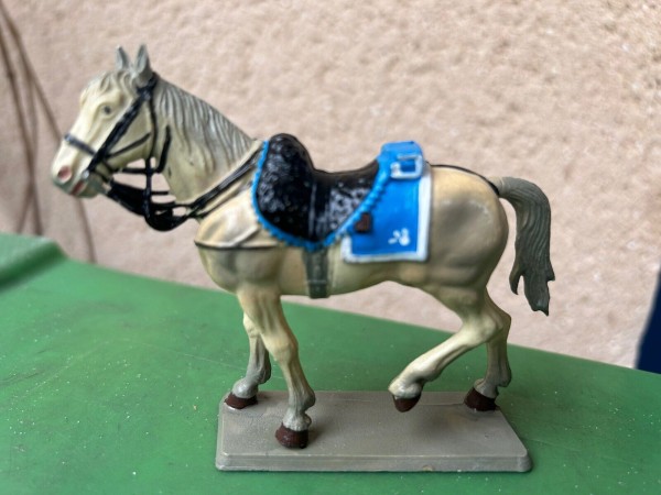 Cheval blanc au pas - Selle blanche et bleue - Empire - STARLUX