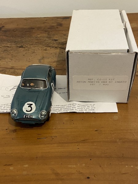 Aston Martin DB4 GT Zagato   Slot Classic  CJ-11
