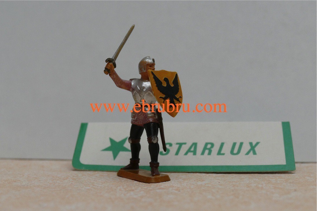 CHEVALIER CUIRASSÉ COMBATTANT IVOIRINE  STARLUX  RÉF 6006