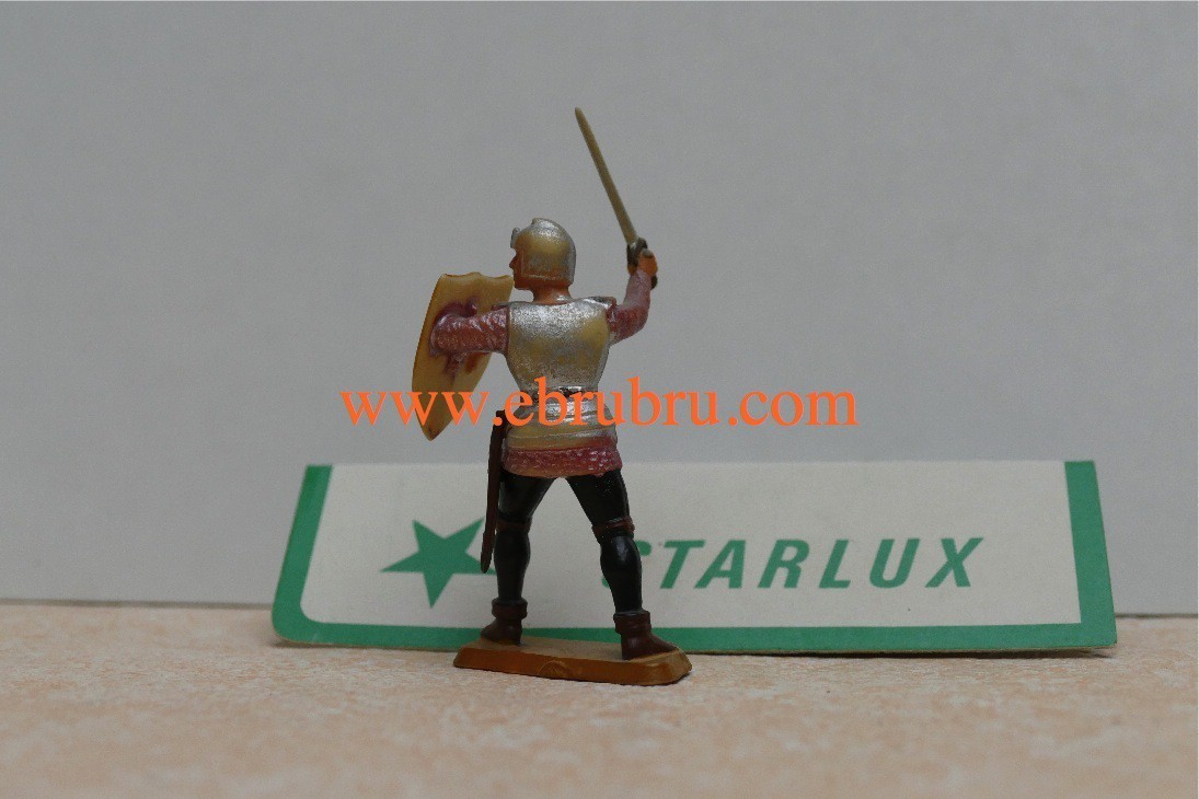 CHEVALIER CUIRASSÉ COMBATTANT IVOIRINE  STARLUX  RÉF 6006