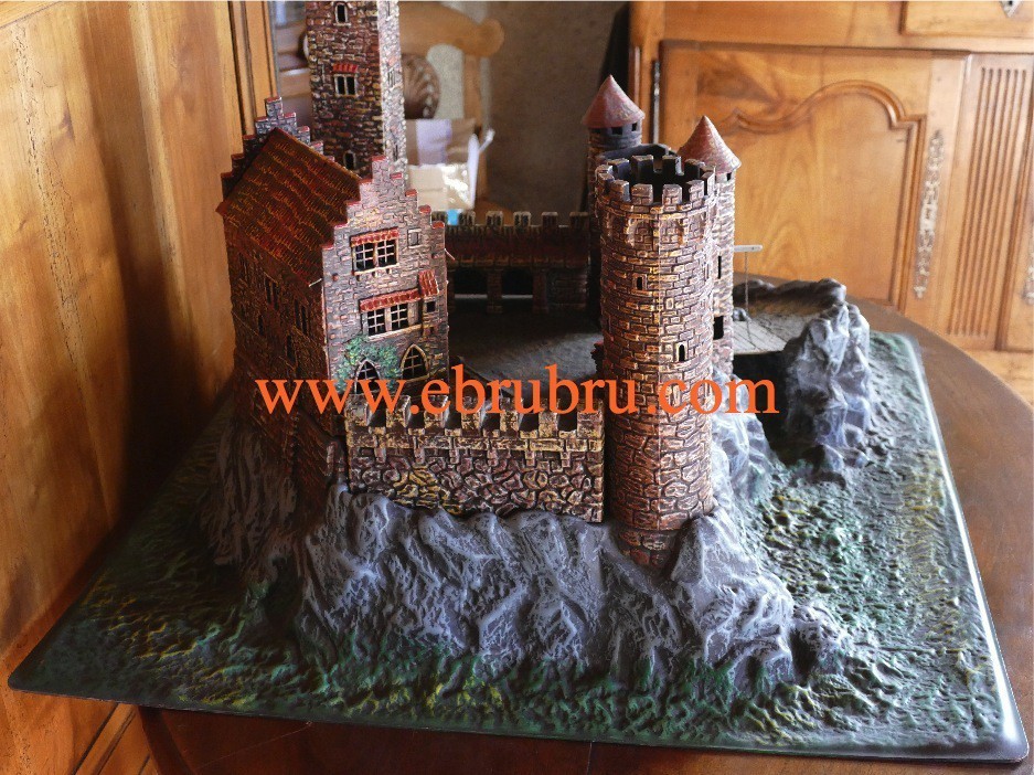 Chateau Fort avec Maison tour et porte sur sa base Elastolin ref 9747