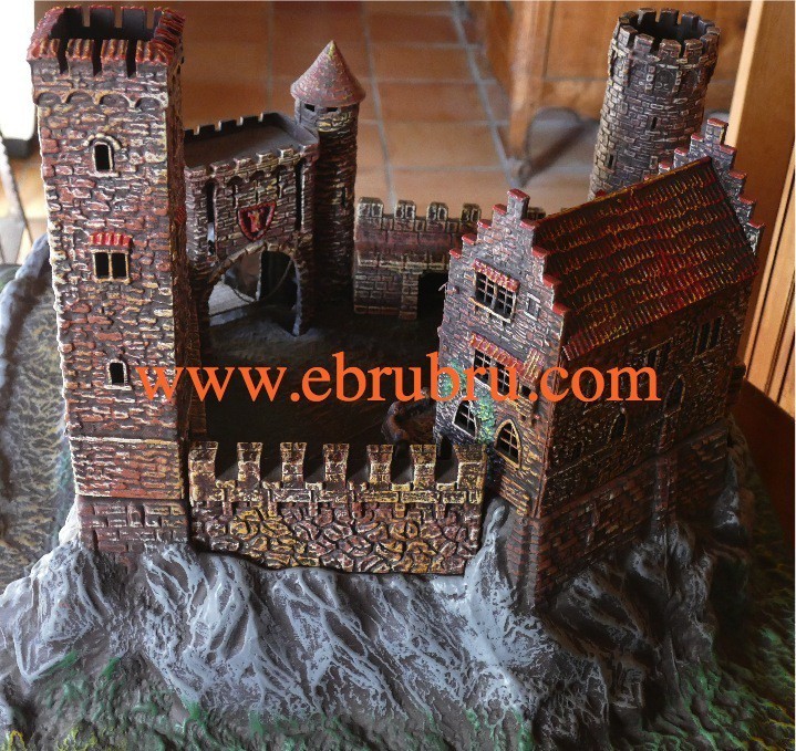 Chateau Fort avec Maison tour et porte sur sa base Elastolin ref 9747