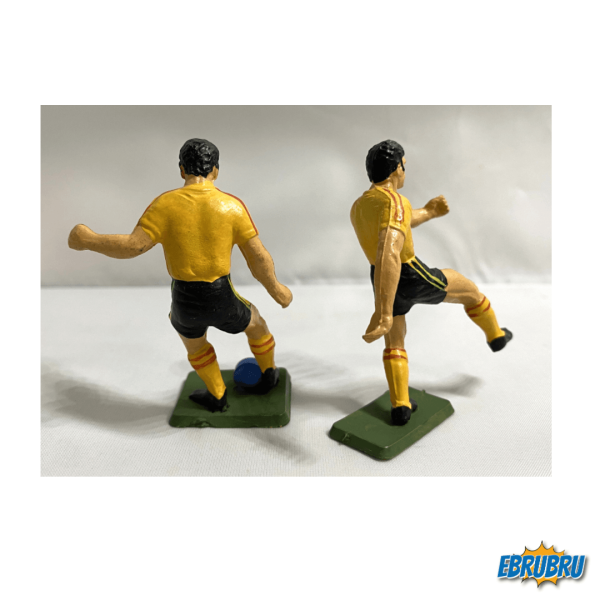 Deux footballeurs jaune Starlux