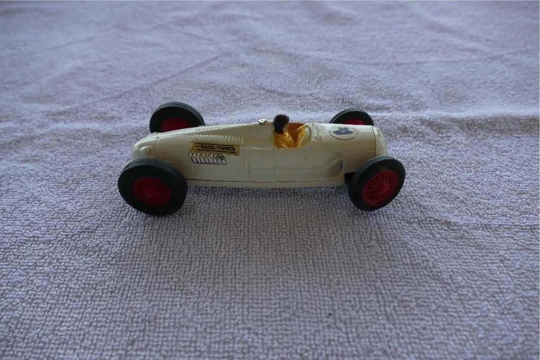 AUTO UNION TYPE C AVEC DIRECTION BLANCHE ROUES ROUGE SCALEXTRIC C96