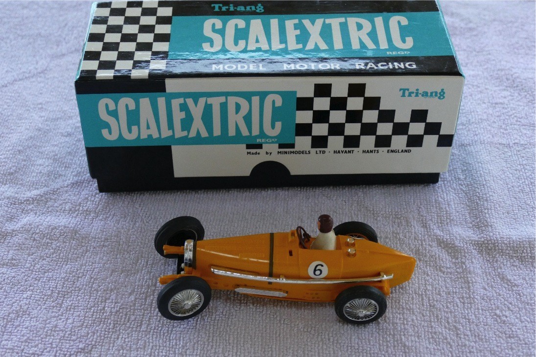 BUGATTI TYPE 59 SCALEXTRIC JAUNE DE HAVILLAND C70