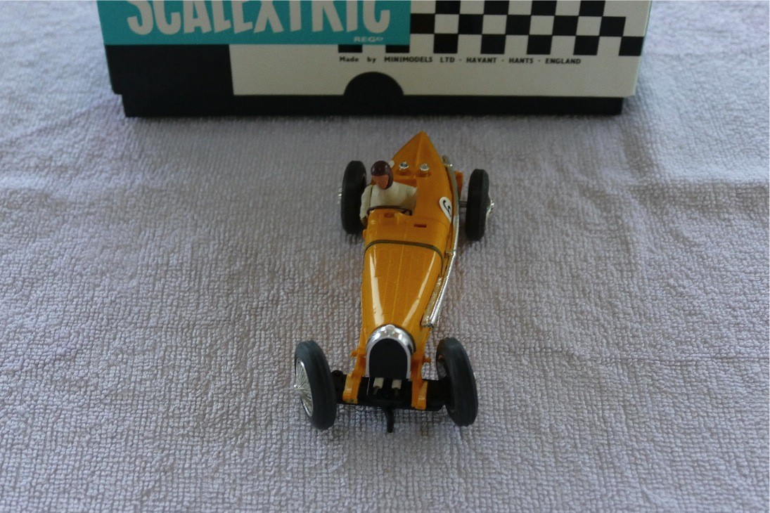 BUGATTI TYPE 59 SCALEXTRIC JAUNE DE HAVILLAND C70