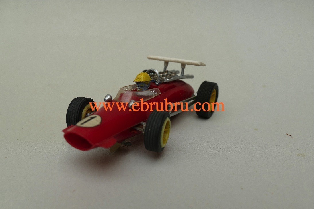 DINO FERRARI F1 POLITOYS  1/32 RACE CAR SLO