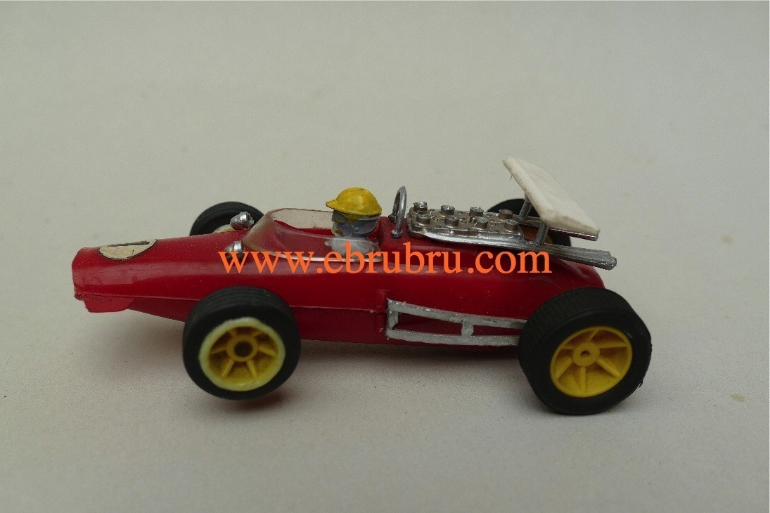 DINO FERRARI F1 POLITOYS  1/32 RACE CAR SLO