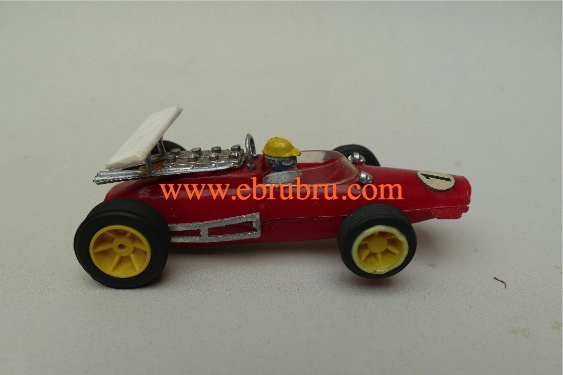 DINO FERRARI F1 POLITOYS  1/32 RACE CAR SLO