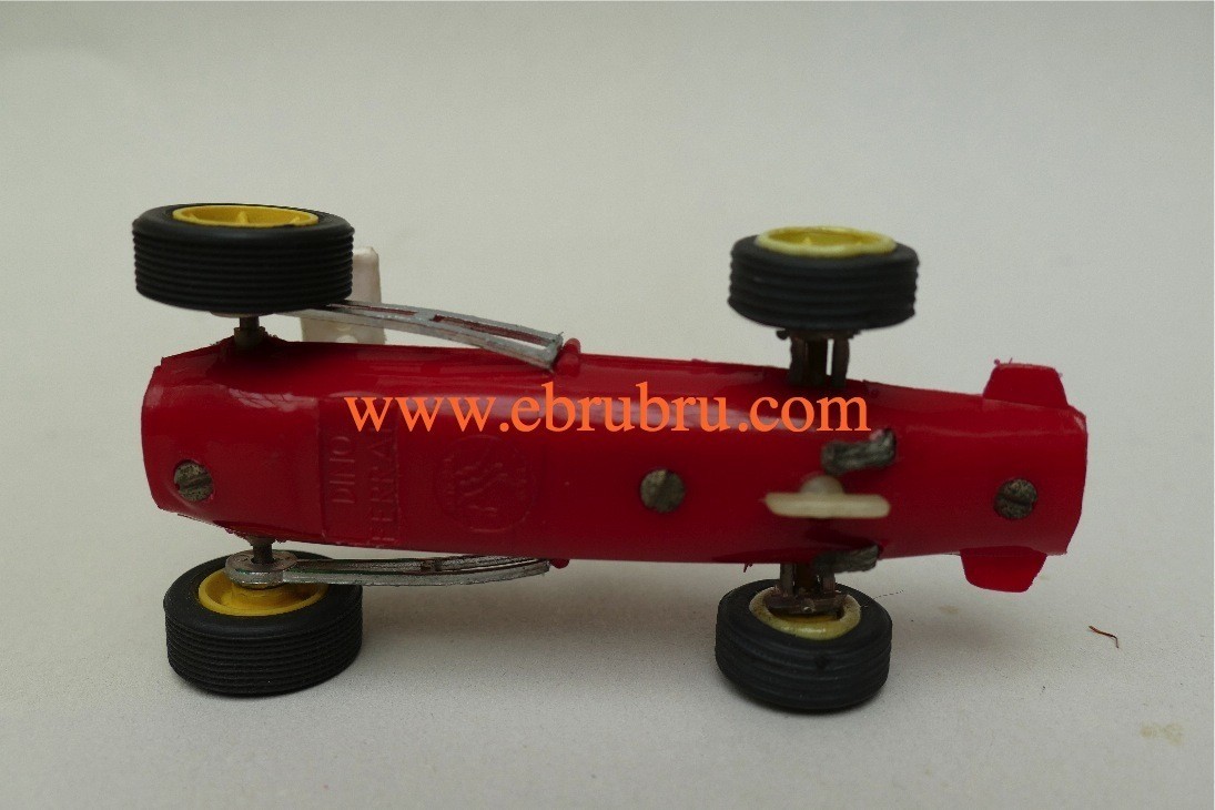 DINO FERRARI F1 POLITOYS  1/32 RACE CAR SLO