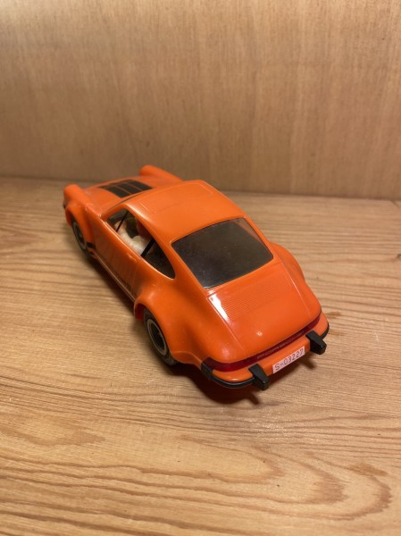 Fleischmann Auto-Rallye. Porsche 911 orange  N°911 Réf  3227