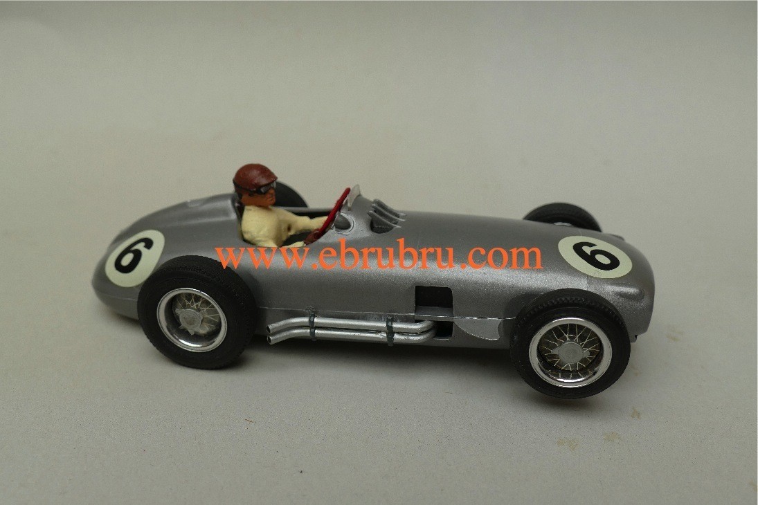 MERCEDES GP SCRATCH REVELL & MERIT 1/24 RACE CAR SLOT