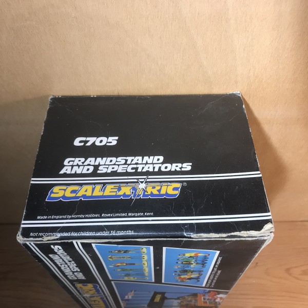 Tribune SCALEXTRIC C705