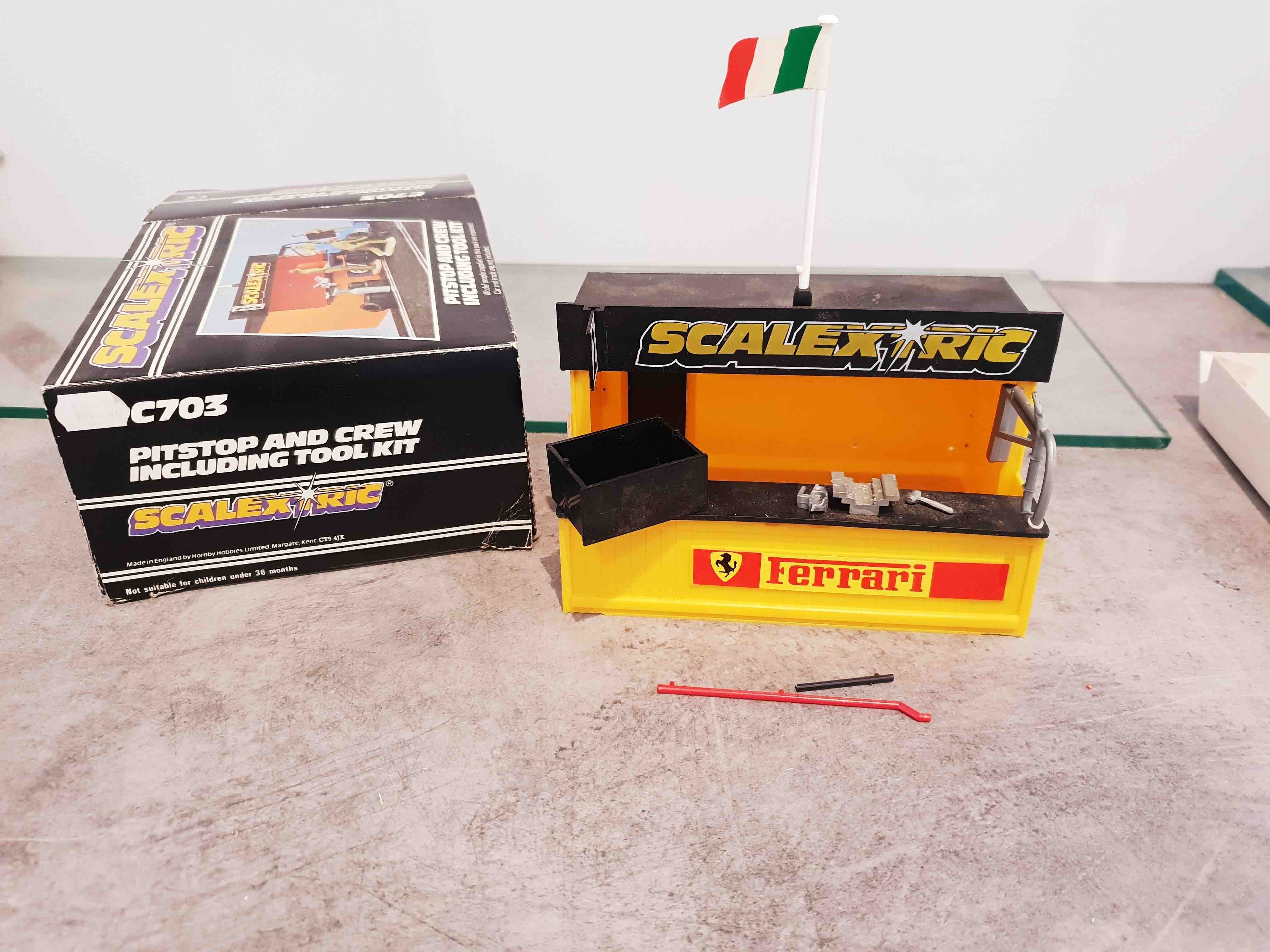 SCALEXTRIC C 703 PITSHOP