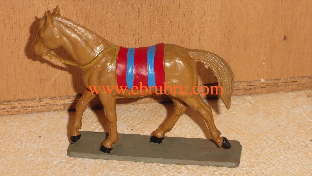 Cheval Marron couverture rouge Guerres Indiennes Starlux