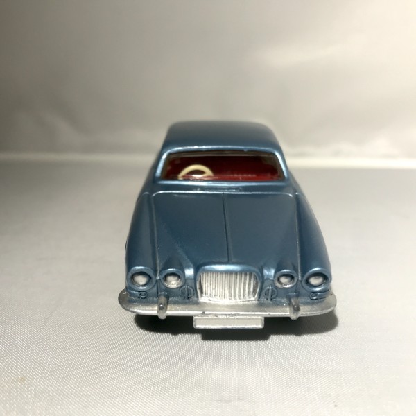 Jaguar mark X Bleu  Dinky Toys ref 142