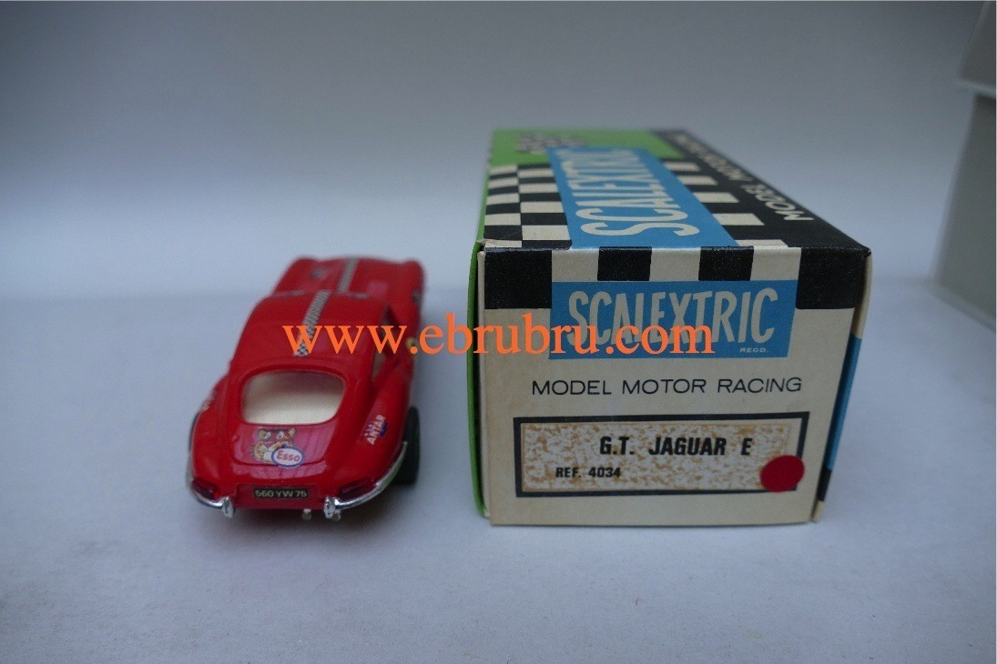 Jaguar type E  rouge claire boite SCALEXTRIC  EXIN  C34