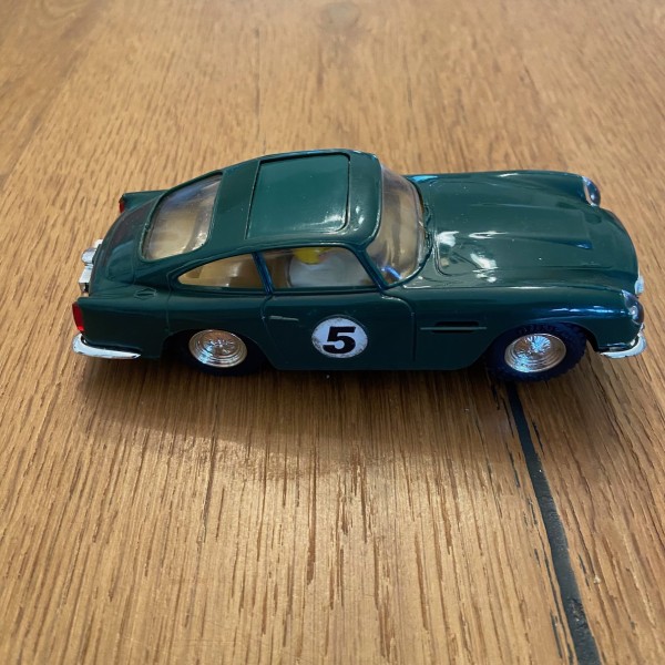 ASTON MARTIN DB4 GT VERTE SCALEXTRIC C68