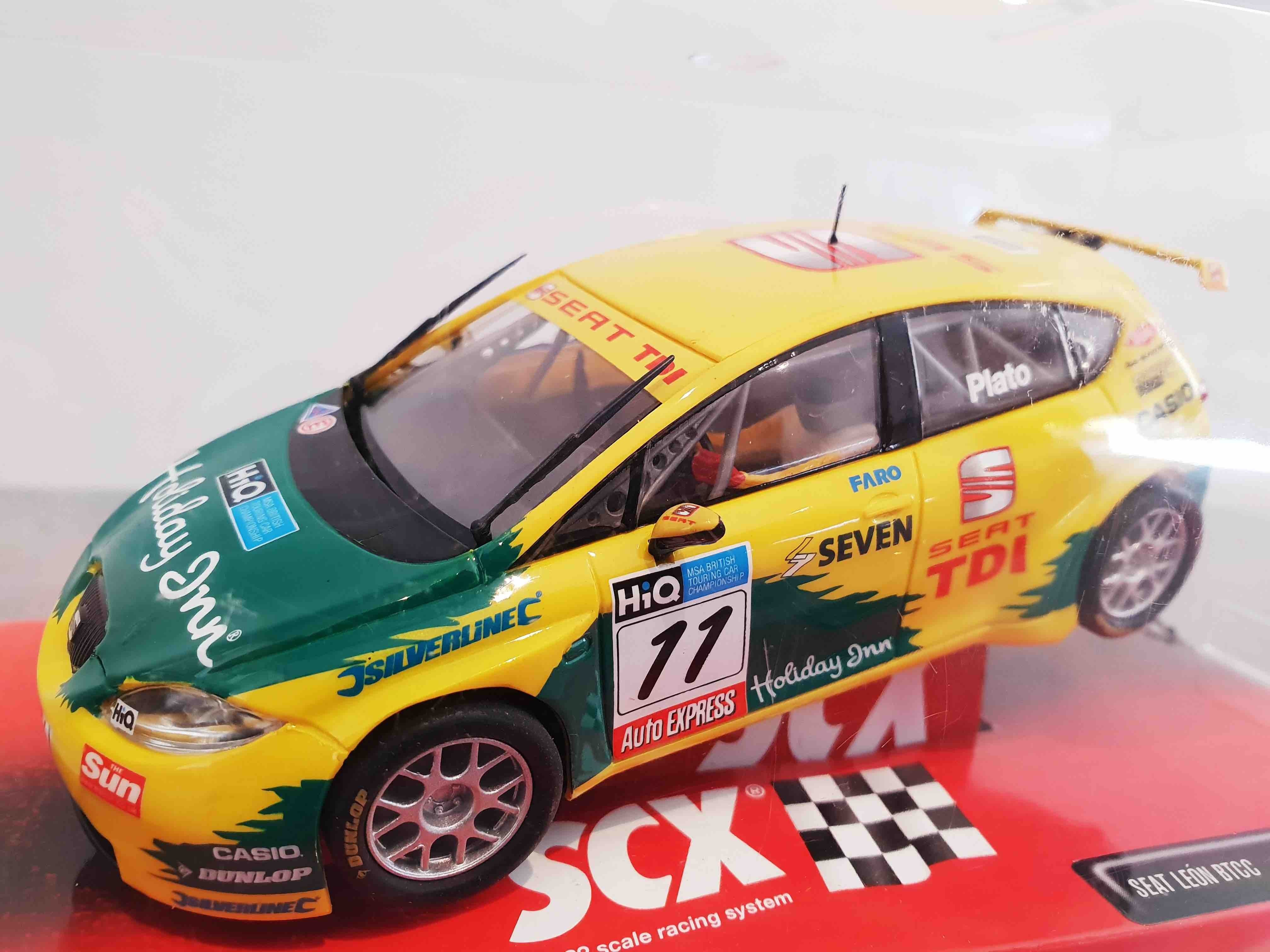 SCALEXTRIC 63880 SEAT LEON BTCC PLATO