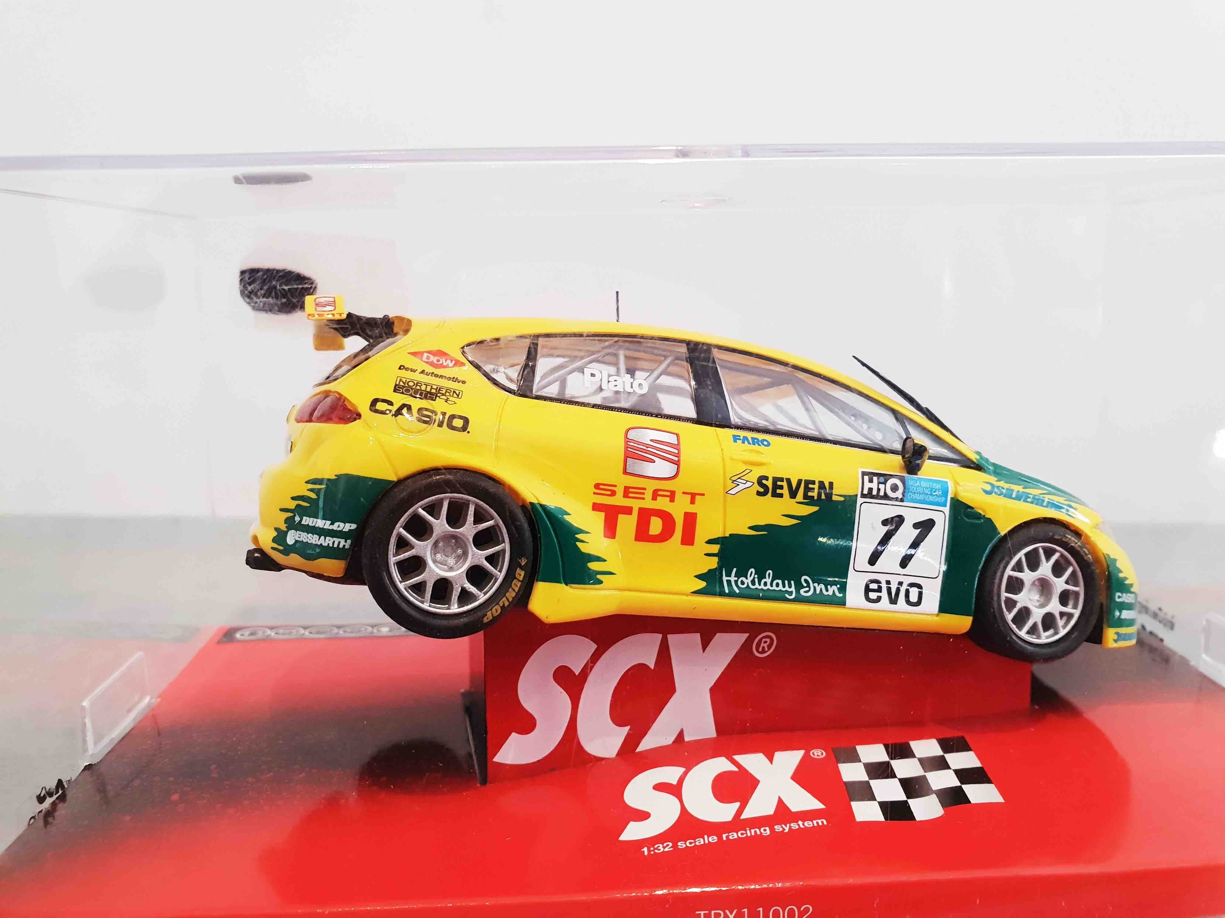 SCALEXTRIC 63880 SEAT LEON BTCC PLATO