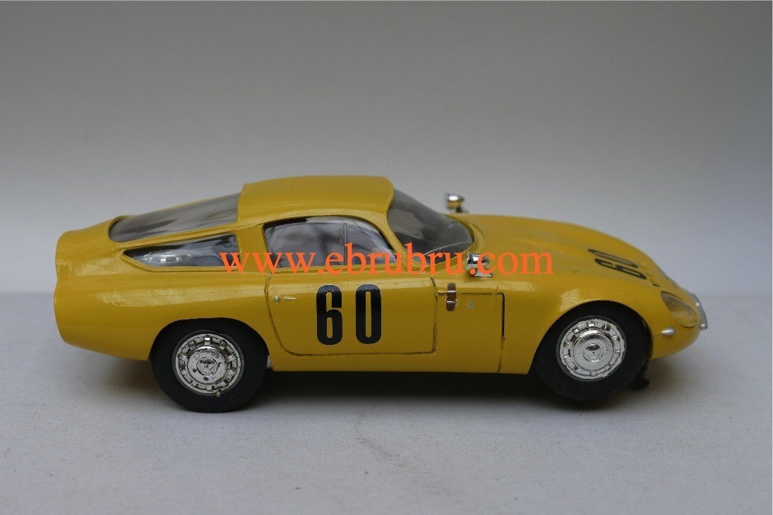 ALFA ROMÉO GTZ GTJAUNE SCALEXTRIC SUPER 124 REF 24C100