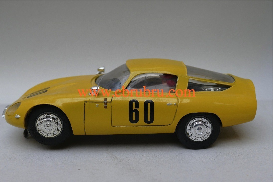 ALFA ROMÉO GTZ GTJAUNE SCALEXTRIC SUPER 124 REF 24C100