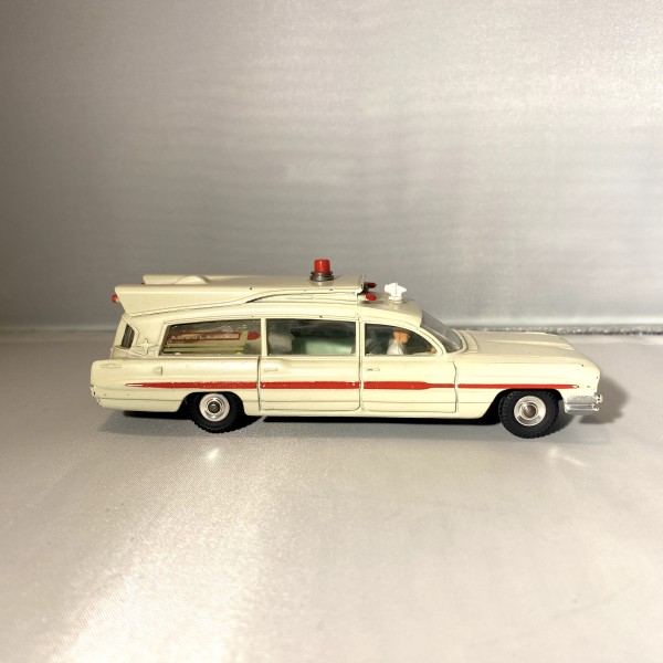 Superior Criterion Ambulance DINKY TOYS 263