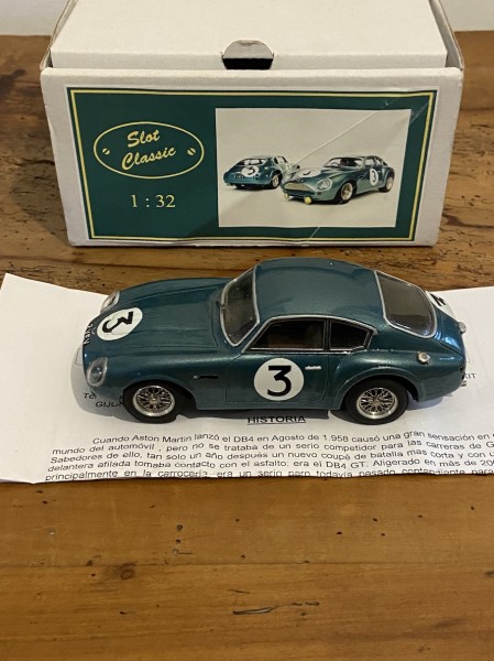 Aston Martin DB4 GT Zagato   Slot Classic  CJ-11