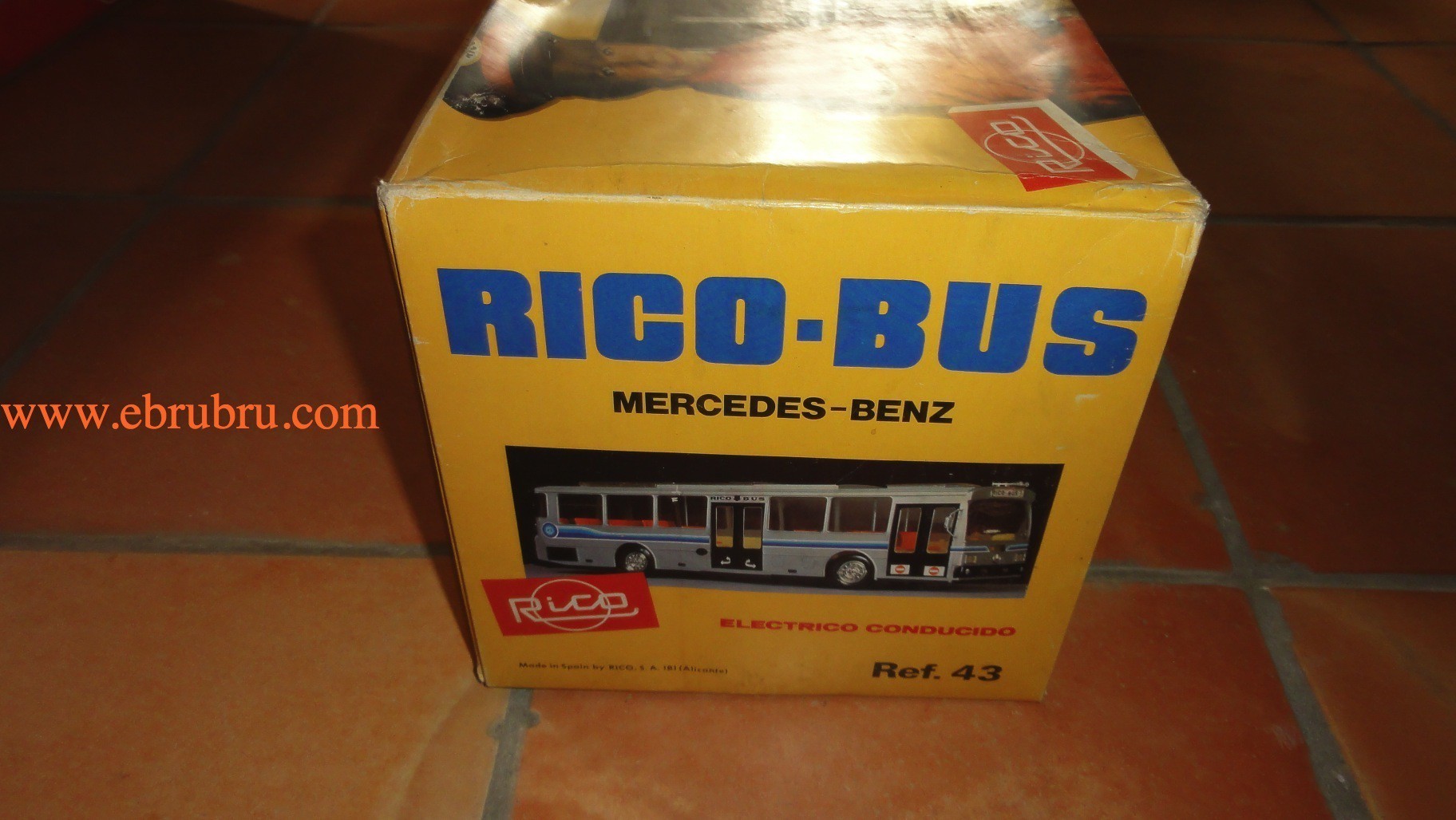 Bus Rico mercedes Benz neuf en boite ref 43