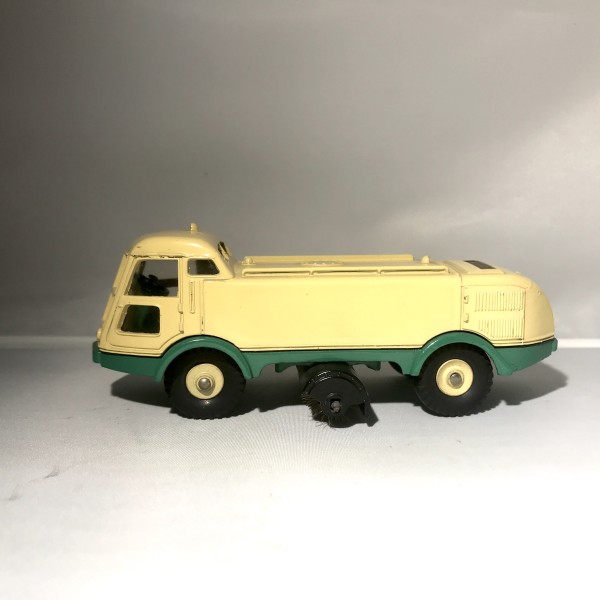 ARROSEUSE BALAYEUSE LMV À CABINE VITRÉE DINKY TOYS RÉF 596