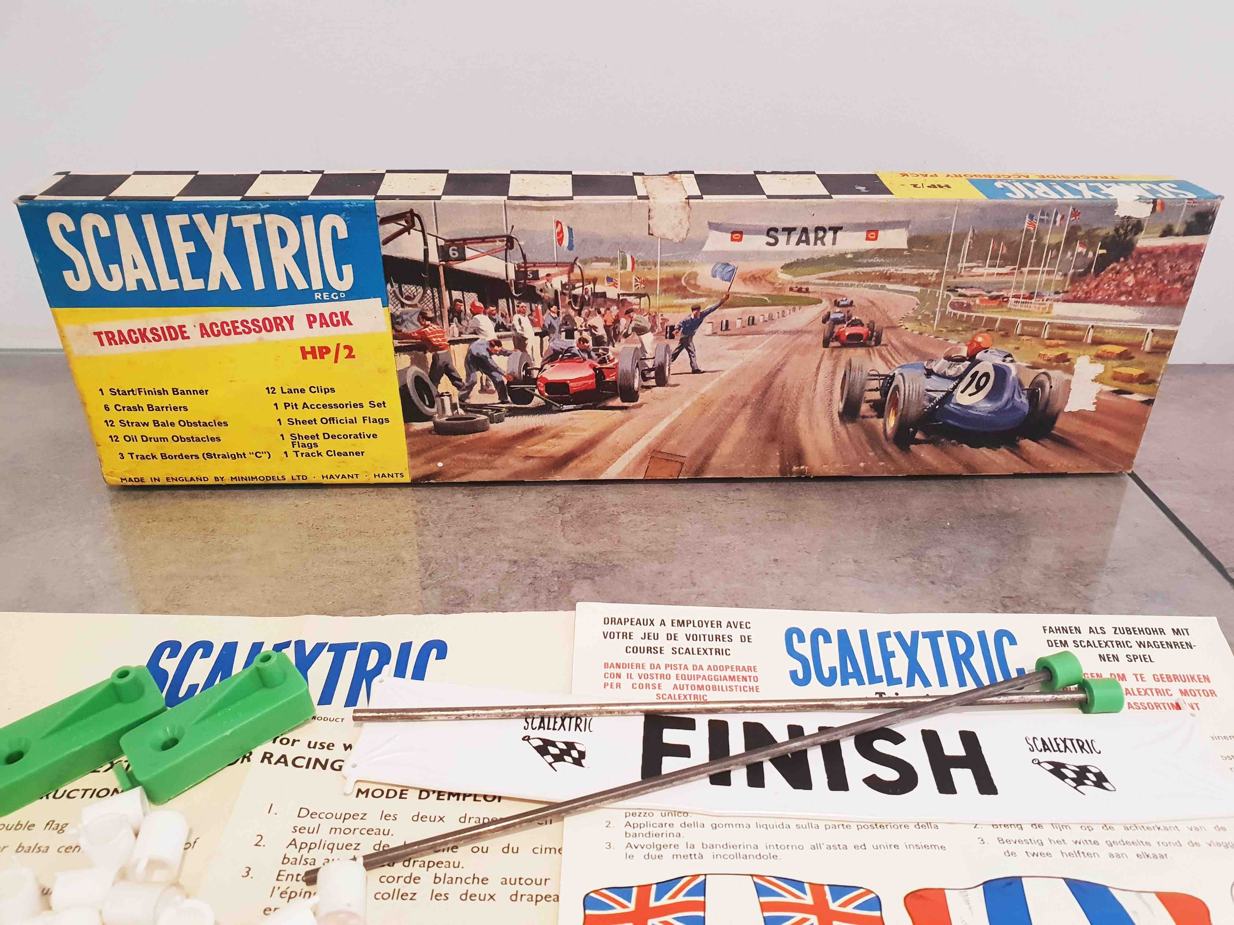 SCALEXTRIC HP 2 TRACKSIDE ACCESSORY PACK