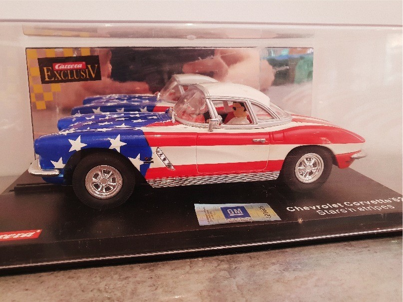 CARRERA 20430 EXCLUSIV CHEVROLET CORVETTE CONVERT 62  STARS ET STRIPE