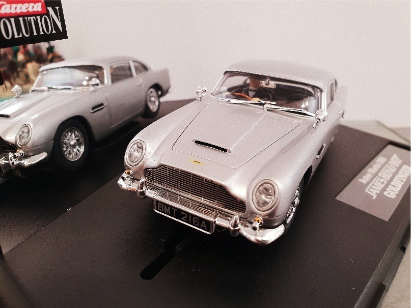 CARRERA 25735 EVOLUTION ASTON MARTIN DB5 JAMES BOND 007 GOLDFINGER