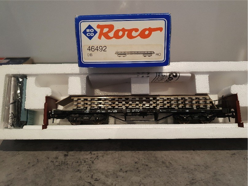 ROCO 46492 WAGON PLAT CHARGE DE RAILS AVEC TRAVERSES