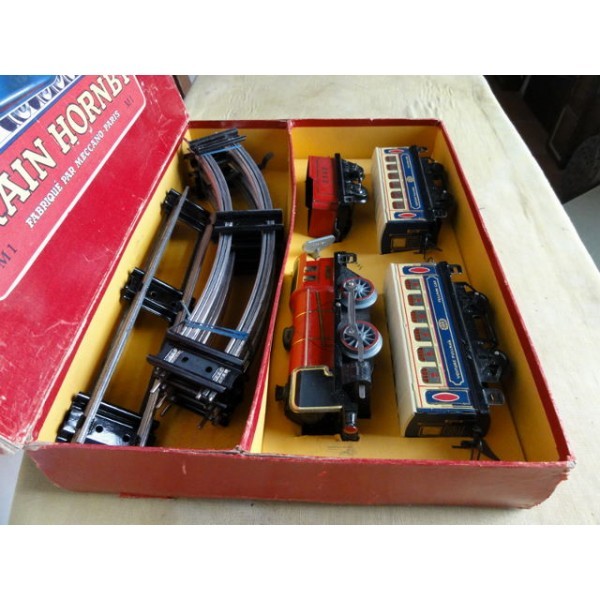 BOITE TRAINS HORNBY M1