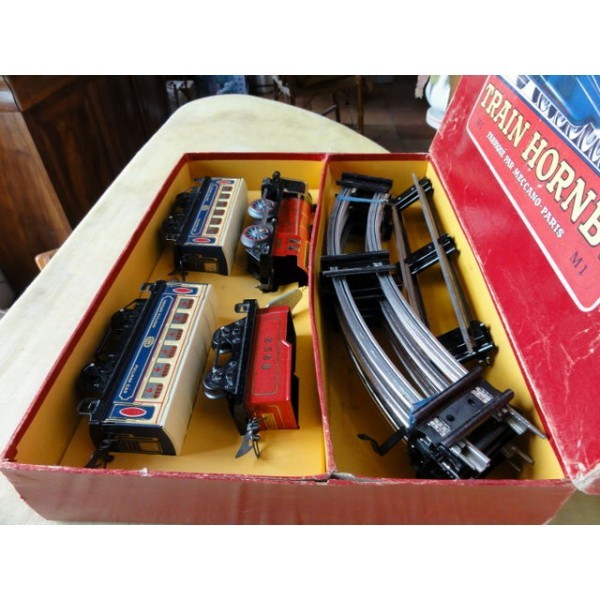 BOITE TRAINS HORNBY M1