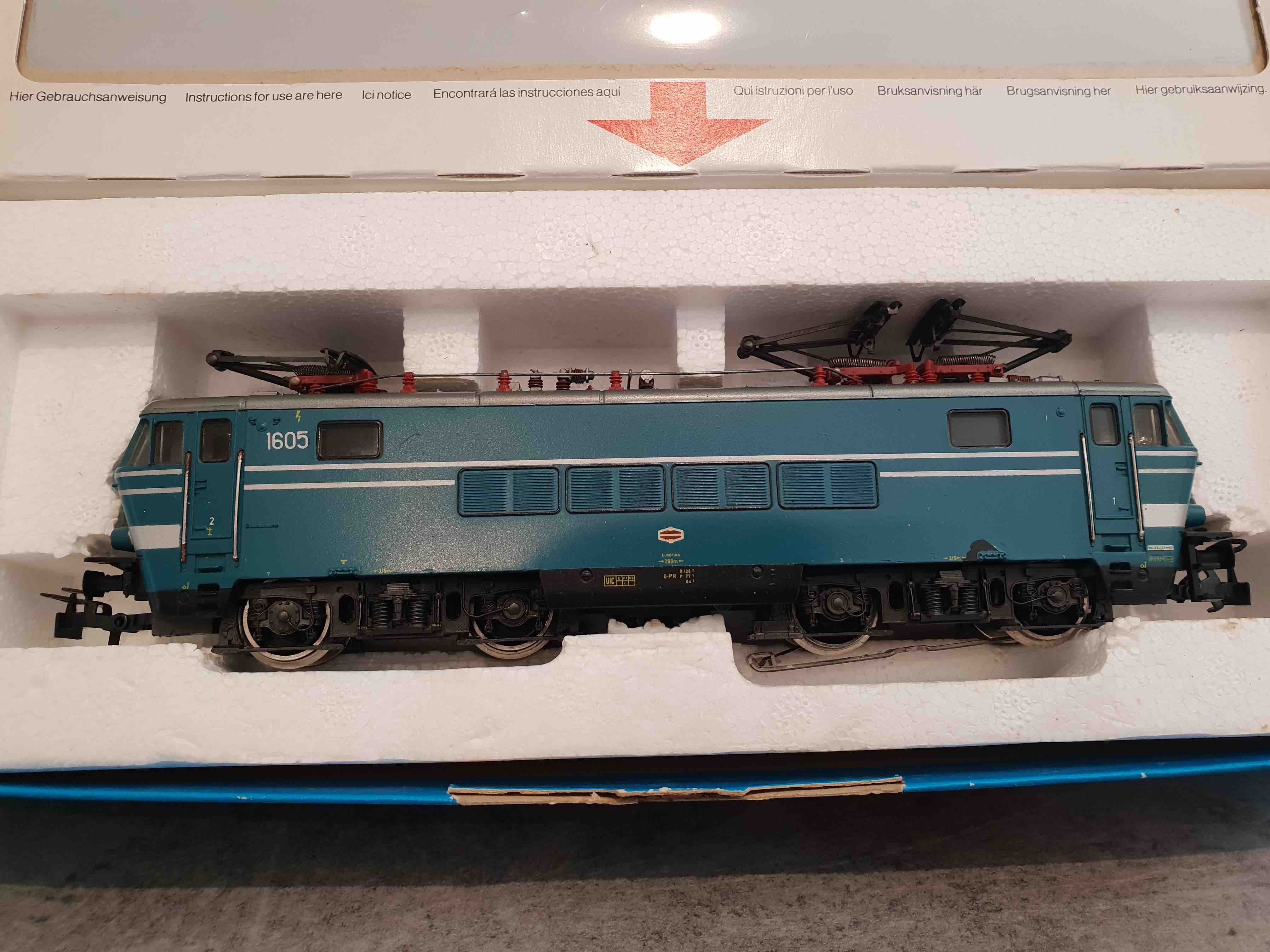 MARKLIN 3152 LOCOMOTIVE ELECTRIQUE