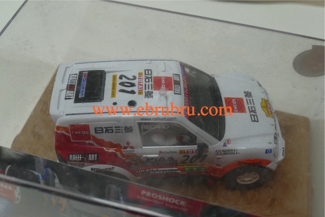 MITSUBISHI PAJERO N°201 MASUOKA  Paris-Dakar  NINCO Réf 50306