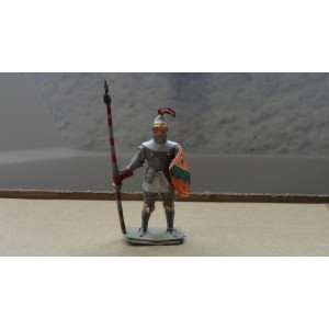 CHEVALIER EN ARMURE AVEC LANCE PIEDS GRIS MOYEN ÂGE STARLUX RÉF 6065