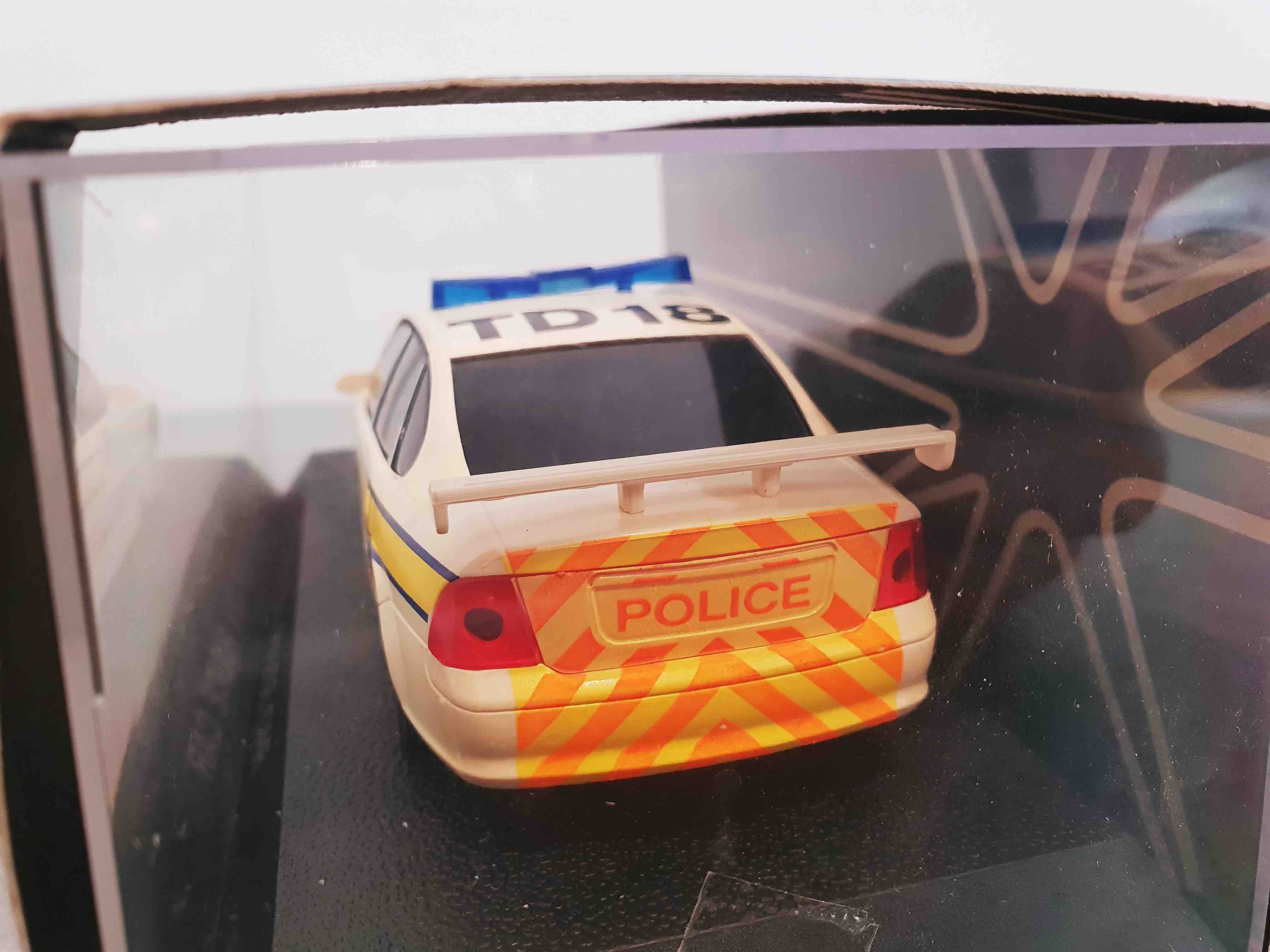 SCALEXTRIC C2120 POLICE CAR VAUXHALL VECTRA