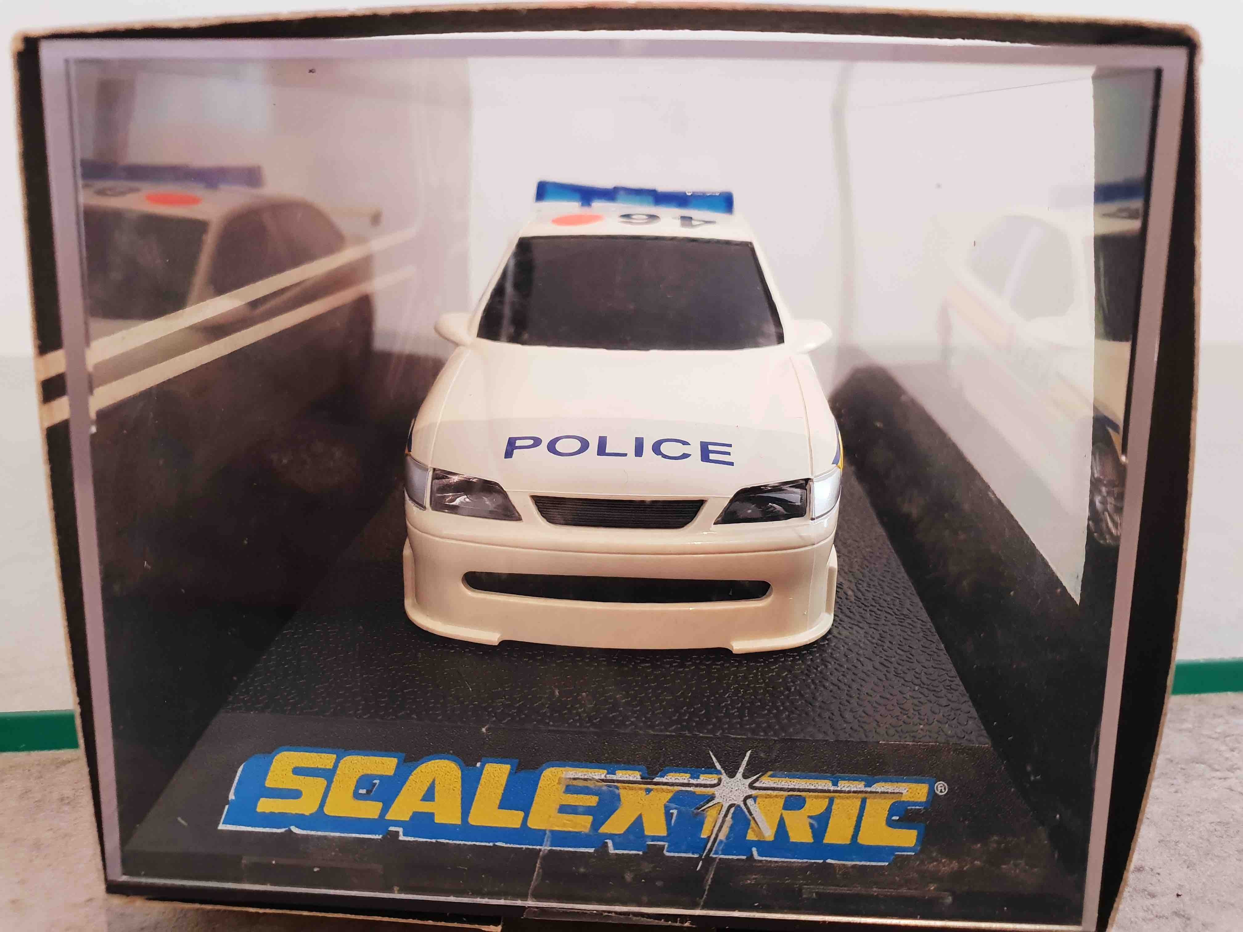 SCALEXTRIC C2120 POLICE CAR VAUXHALL VECTRA