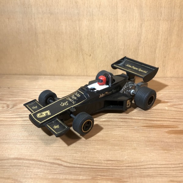 Lotus 77 noire John Player Special No5 SCALEXTRIC C-126