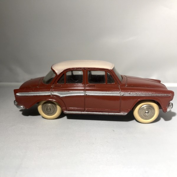 Simca Aronde P60  rouge pavillon blanc Dinky Toys réf 544