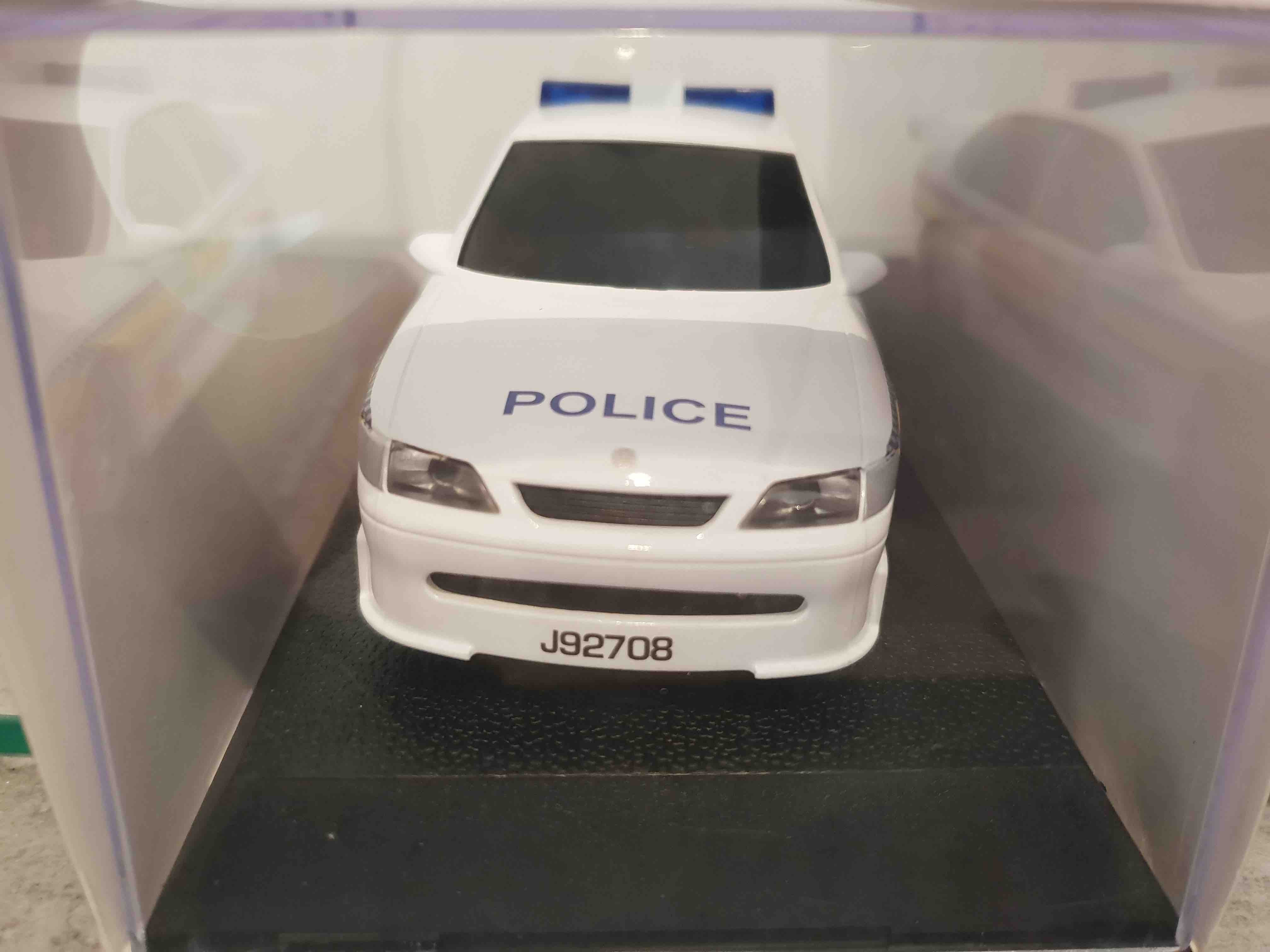 SCALEXTRIC C2466 VAUXHALL VECTRA POLICE CAR ANNIVERSARY