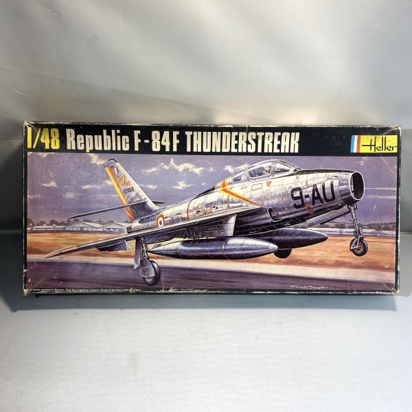 REPUBLIC  F 84 F HELLER  1/48 eme