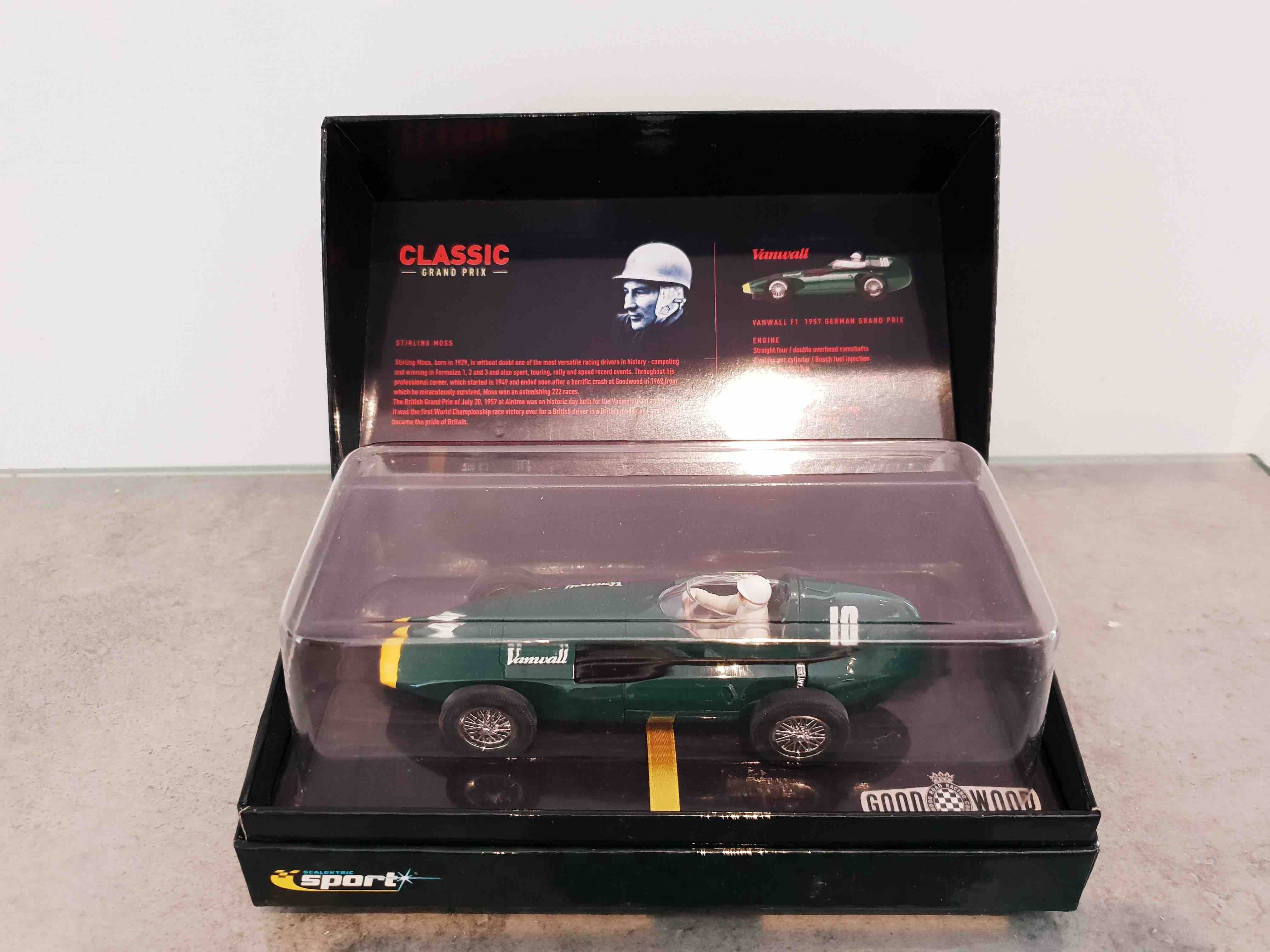 SCALEXTRIC C2552A VANWALL 1957