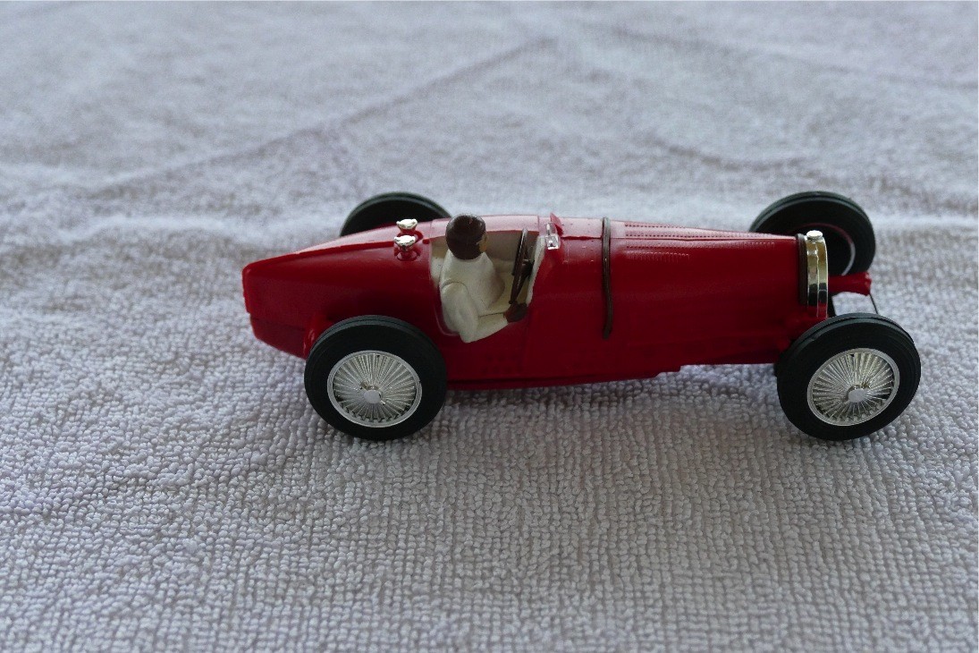 C 70  BUGATTI TYPE 59 SCALEXTRIC ROUGE DE HAVILLAND