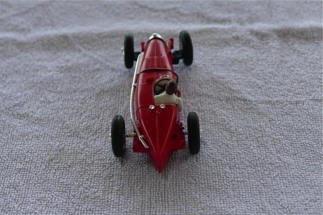 C 70  BUGATTI TYPE 59 SCALEXTRIC ROUGE DE HAVILLAND