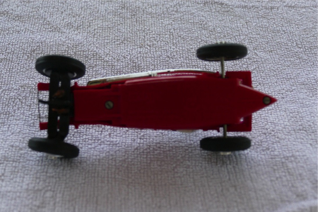 C 70  BUGATTI TYPE 59 SCALEXTRIC ROUGE DE HAVILLAND